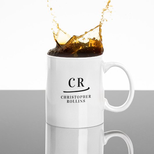 Op maat gemaakt monogram elegant minimaal zwart en koffiemok