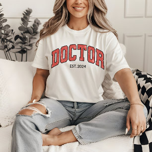Op maat gemaakte doktersjas, afstudeercadeau voor  t-shirt
