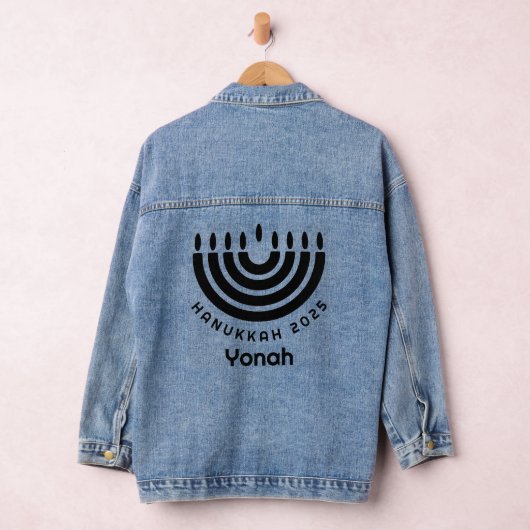 Op maat gemaakte Hanukkah 2025 Menorah Minimalisti Denim Jacket (Hangar)