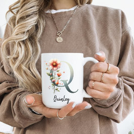 Op maat gemaakte mok met wilde bloemen en initiaal