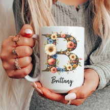 Op maat gemaakte mok met wilde bloemen en initiaal