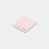 Op maat gemaakte roze bloemige monogram post-it® notes (Schuin)