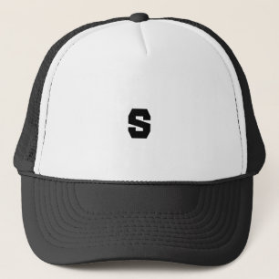 Op maat gemaakte S-monogram Handsome-Cap in wit en Trucker Pet