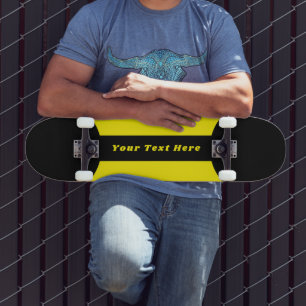 Op maat gemaakte tekstskateboard in zwart met gele persoonlijk skateboard