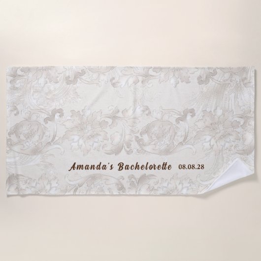 Op maat gemaakte witte bloem bachelorette strandlaken (Voorkant)