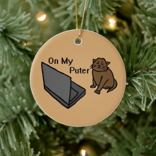Op Mijn Computer Grappige Computer Bruine Kat Meme Keramisch Ornament (Boom)
