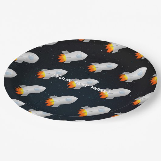 Op ruimte gerichte partij papieren bordje (Gekanteld)