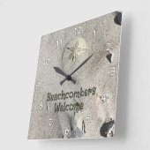 Op strand gepersonaliseerde zanddollar vierkante klok (Hoek)