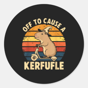 Op weg om een rel te schoppen grappige capybara gr ronde sticker