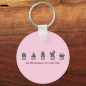 Op woensdag Draag we Roze Sleutelhanger (Voorkant)