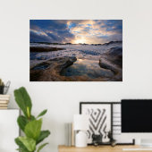 Op zonsondergang in een puddle poster (Thuiskantoor)