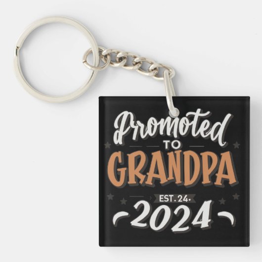 Opa Est 2024, gepromoveerd tot opa Est. 2024 Sleutelhanger (voorkant)