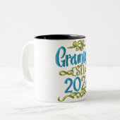 Opa Est 2024, gepromoveerd tot opa Est. 2024 Tweekleurige Koffiemok (Voorkant links)