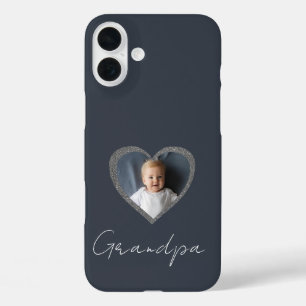 Opa Grijs Hart Klein kind Aangepaste foto iPhone 16 Plus Hoesje