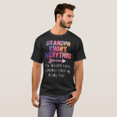 Opa kent alles Funny grandpa gift T-shirt (Voorkant volledig)