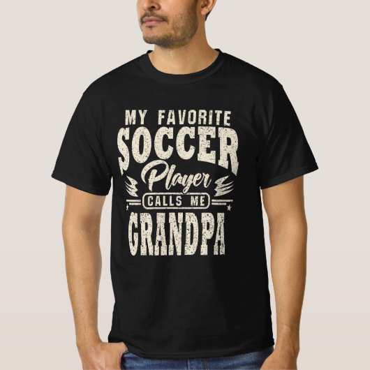 Opa, mijn favoriete voetballer roept me t-shirt (Voorkant)