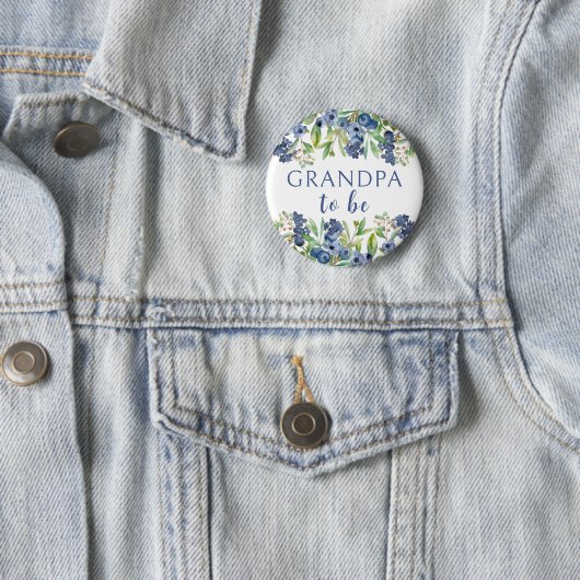 Opa om blueberry baby shower knop ronde button 5,7 cm (In situ)