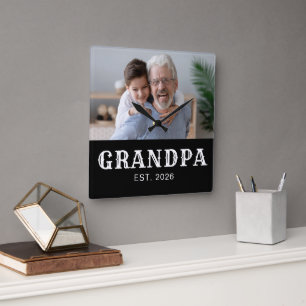 Opa Richtte Moderne Witte Typografie Foto Op Vierkante Klok