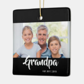 Opa Richtte Zwarte Witte Script Foto Op Keramisch Ornament (Links)