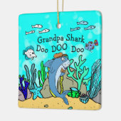 Opa Shark Familie Kerstversiering Keramisch Ornament (Links)