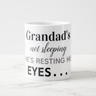 Opa slaapt niet... grote koffiekop