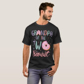 Opa van het meisje van twee zoete verjaardag Donut T-shirt (Voorkant volledig)