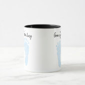 Opa wacht op verrassende blauwe Baby voetafdrukken Mok (Midden)