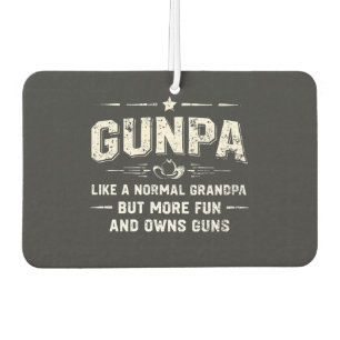 Opa zoals een normale opa maar leuker en bezit  luchtverfrisser