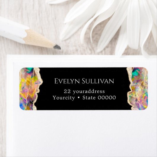 Opaal ontwerp op zwart retouradres label (Insitu)