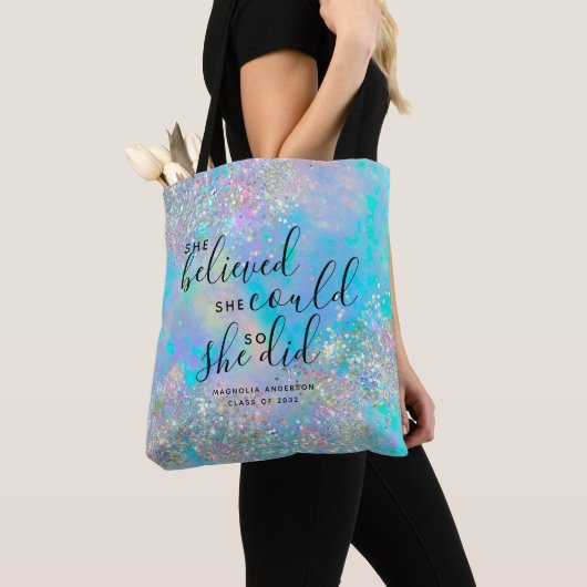 Opal Glitter dacht dat ze Afstuderen kon maken Tote Bag (Dichtbij)