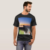 Opal Sunset: Zonsondergang boven een werf, T-shirt (Voorkant volledig)
