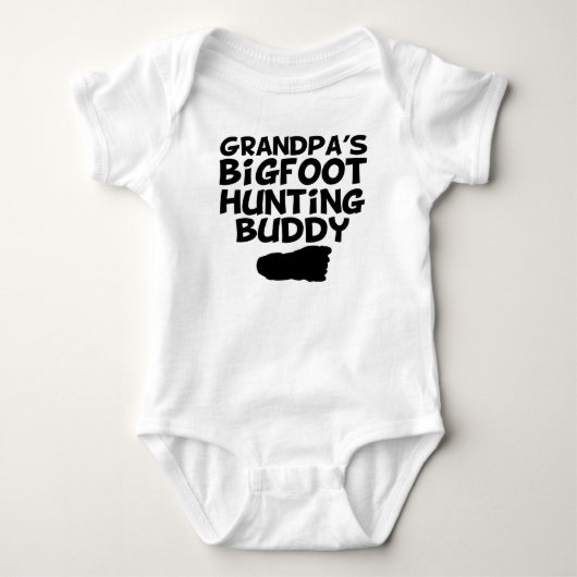 Opa's Bigfoot Hunting Buddy Romper (Voorkant)