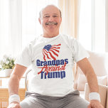 Opa's tegen Trump 2024 Verkiezingen T-shirt<br><div class="desc">Grootvaders tegen Donald Trump verenigen zich met dit Anti Trump grootvader T-shirt met de Amerikaanse vlag in rood,  wit en blauw voor de verkiezingen van 2024.</div>