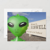 Opblaasbare alien met Welkom bij Roswell aanmelden Briefkaart (Voorkant / Achterkant)