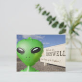 Opblaasbare alien met Welkom bij Roswell aanmelden Briefkaart (Staand voorkant)