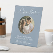Open Bar - Aangepaste foto Stusty Blue Wedding Reclamebord Met Voetstuk (Insitu)