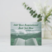 Open Boek past Groene Bomen van de Tekst aan Briefkaart (Staand voorkant)