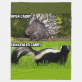 OPEN CARRY VS VERBORGEN CARRY FLEECE DEKEN (Voorkant)