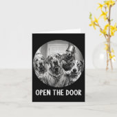 Open De Deur Zombie Honden Grappige Halloween Hond Kaart (Gele Bloem)