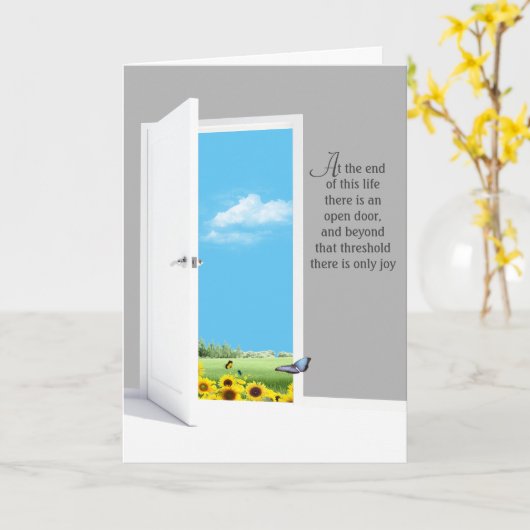 Open deur met zonnebloem en botervliegen kaart (Gele Bloem)