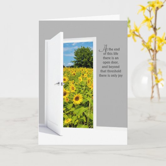 Open deur met zonnebloemveld kaart (Gele Bloem)