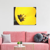 Open gele tulp in gewikkeld canvas afdruk (Insitu (Woonkamer))