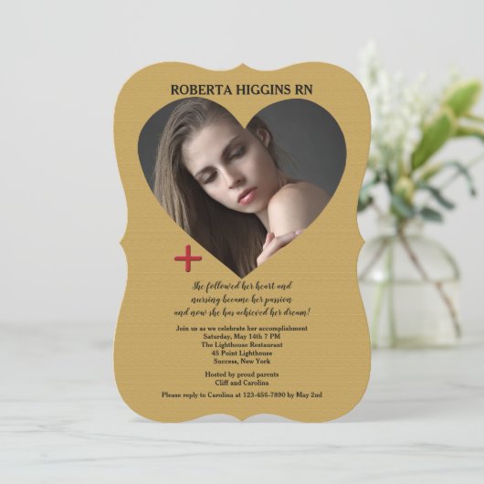 Open Heart Gold Foto Afstuderen Uitnodiging (Staand voorkant)