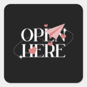 Open Here" — Chic Pink Bird Envelope Seal Vierkante Sticker (Voorkant)