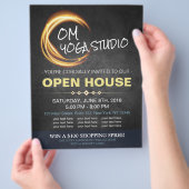 Open Huis Black Gold YOGA Massage Therapie Studio Flyer (Hand)
