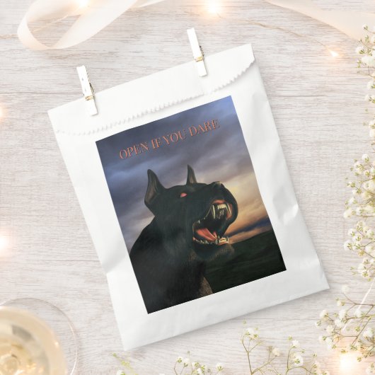 Open If You Dare. Big, black dog Bedankzakje (Geknipt)
