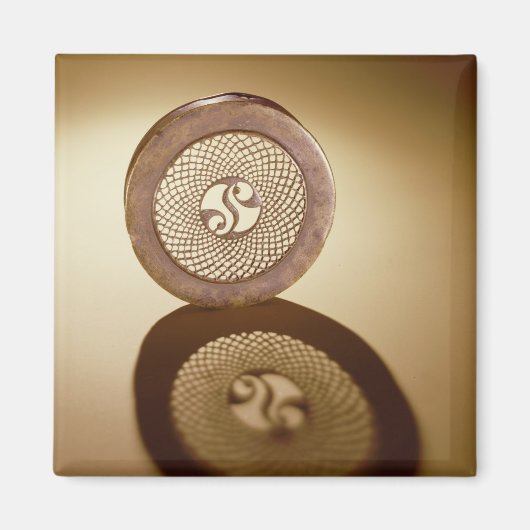 Open kistdeksel, uit Cornalaragh Magneet (Voorkant)