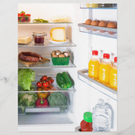 Open koelkast gevuld met voedsel