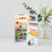 Open koelkast gevuld met voedsel feestdagenkaart (Staand voorkant)