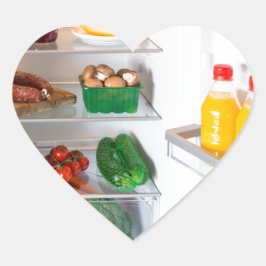 Open koelkast gevuld met voedsel hart sticker